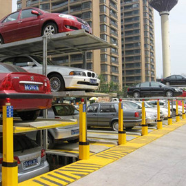 半地下車(chē)庫(kù)